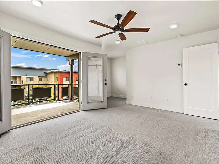 549 E Trackstand Ln — Photo 24