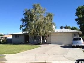 3rd image of 1355 W Woodhaven Cir