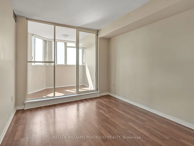 400 Webb Dr #1402 — Photo 16