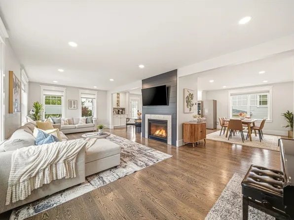 4 Boynton St #1, Waltham, MA 02453