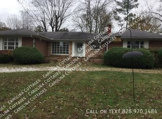 558 Westbrook Rd, Hendersonville, NC 28739