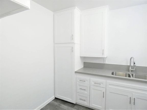 3rd image of 4315 Elm Ave APT 1