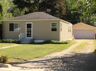 1303 Everett Rd, Machesney Park, IL 61115