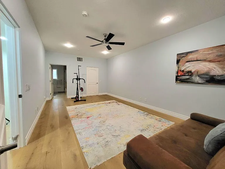 851 N San Vicente Blvd #117 — Photo 24