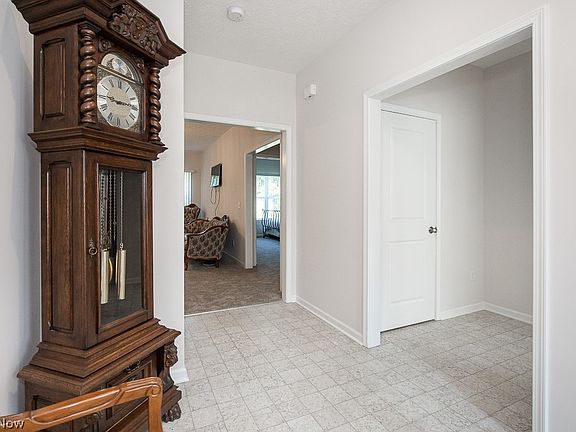 2nd image of 10076 Rosemere St