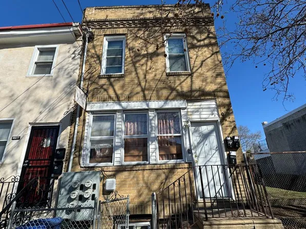 4975 W Thompson St, Philadelphia, PA 19131