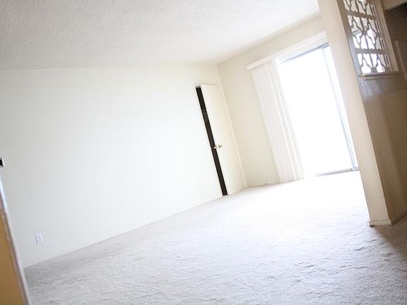5th image of 11706 Mayfield Ave APT 6