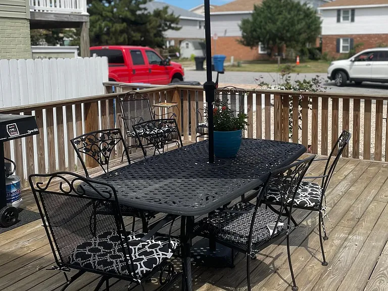 4403 Ocean View Ave — Photo 5