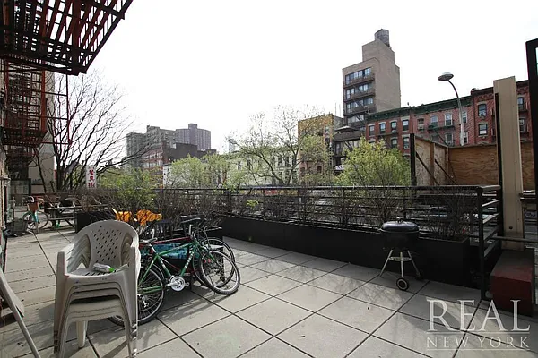 Rented by REAL New York | media 23