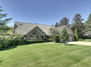 14226 Wildwood Dr, Clive, IA 50325
