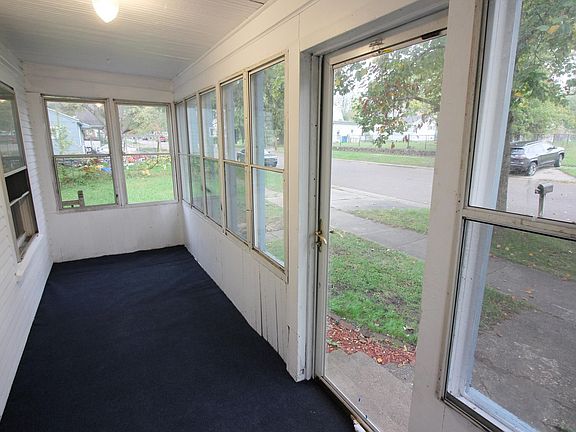 4th image of 72 Fairview Ave