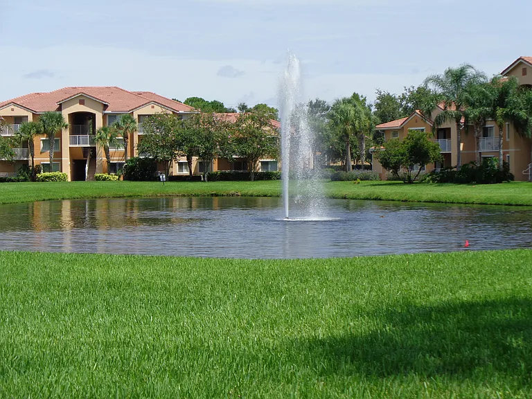 191 SW Palm Dr NW #102 — Photo 13