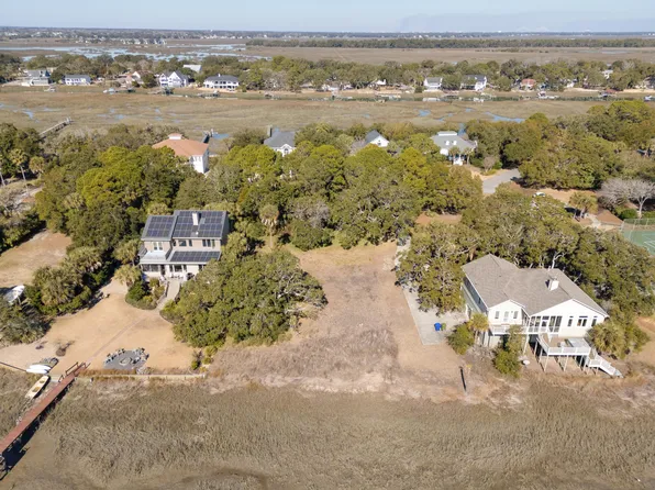 261 Little Oak Island Dr, Folly Beach, SC 29439