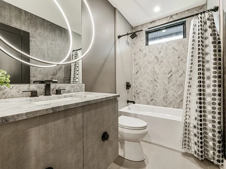 2058 Carrollton Ave — Photo 35
