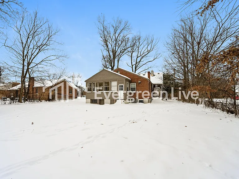 7052 Clovernook Ave — Photo 15