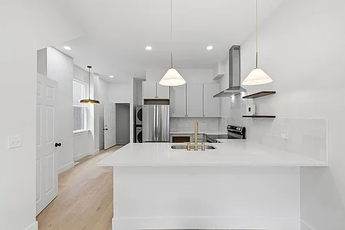 830 Oak St Photo 1