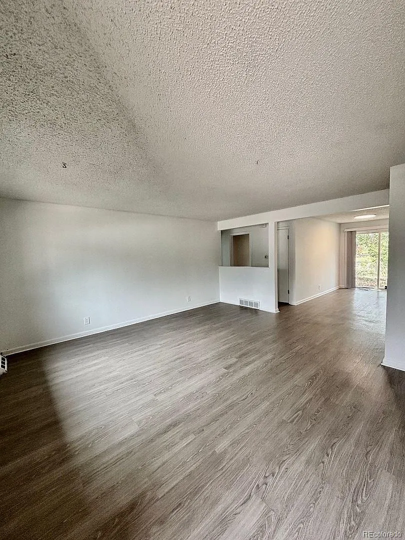 2 bed, 1.0 bath, 1200 sqft, $2,495 — Photo 3