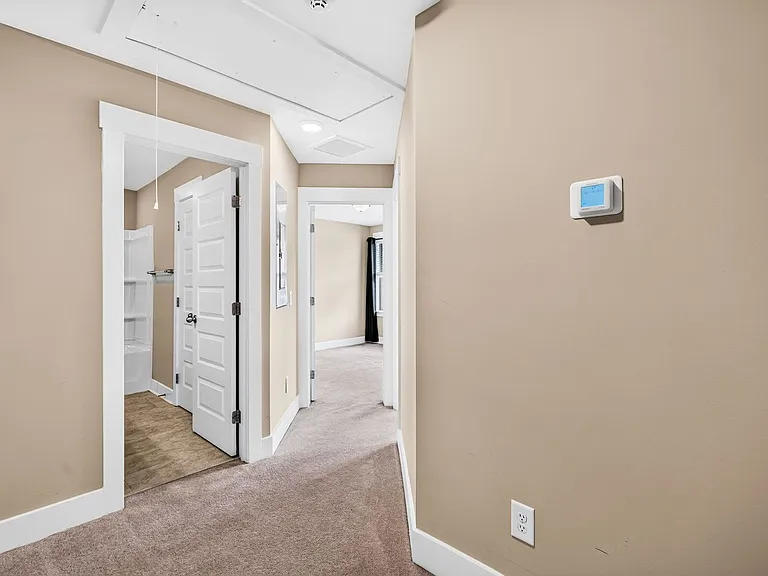 7795 Park Gate Dr — Photo 22