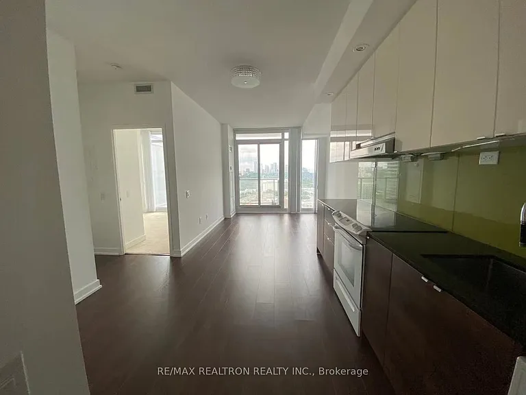 121 McMahon Dr #2106 — Photo 4