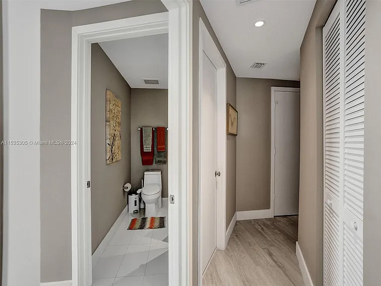 121 NE 34th St #1801 — Photo 29