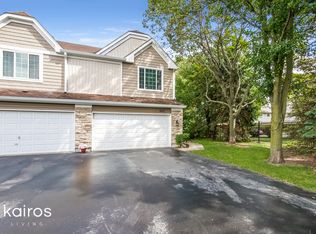443 Locksley Dr, Streamwood, IL 60107