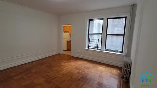 3175 Grand Concourse Photo 1