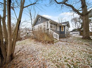 206 W Vandercook Dr, Jackson, MI 49203