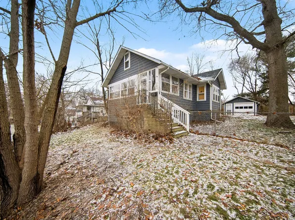 206 W Vandercook Dr, Jackson, MI 49203