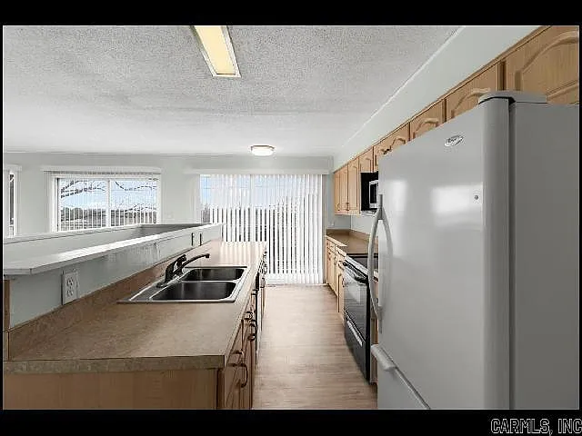 500 Nan Cir — Photo 7