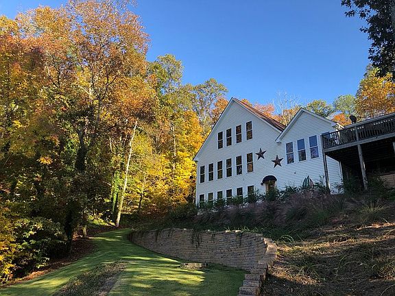 Landscaped Yard w Ret. Wall 