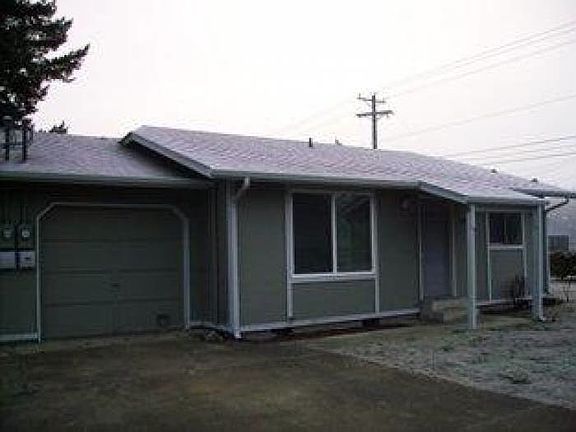2nd image of 17525 11th Avenue Ct E