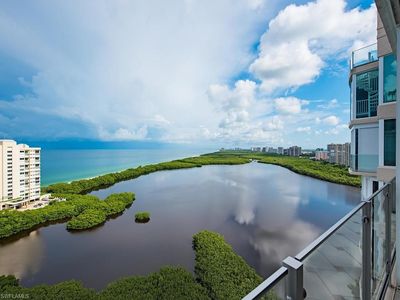 60 Seagate Dr, Naples, FL, 34103