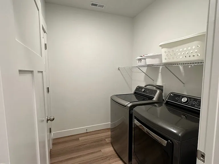 884 N Van Dyne Dr #203 — Photo 5
