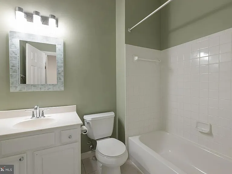 2424 Wheat Meadow Cir #2424 — Photo 23