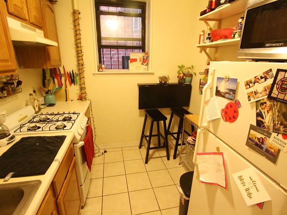 2nd image of 435 E 75th St APT 6