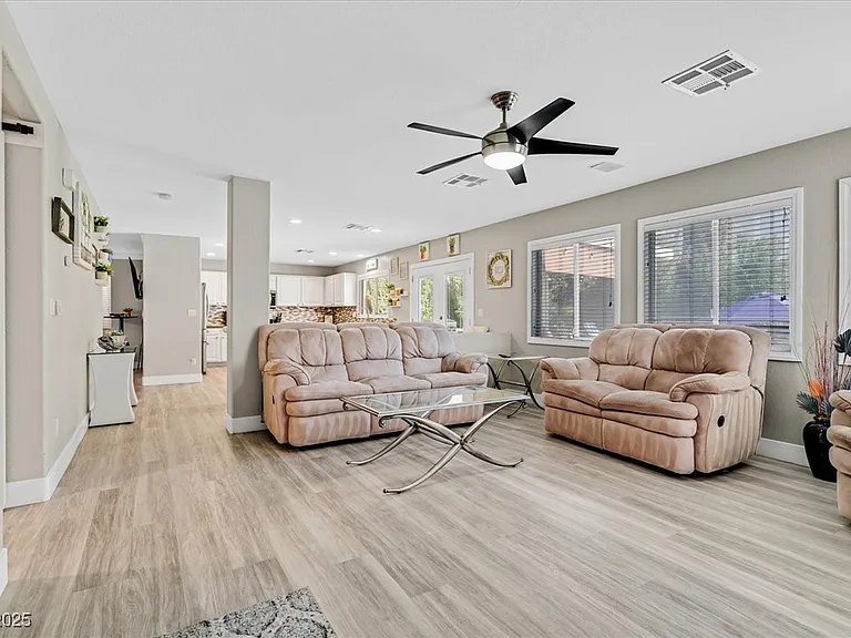 2735 Peekskill Ave — Photo 7