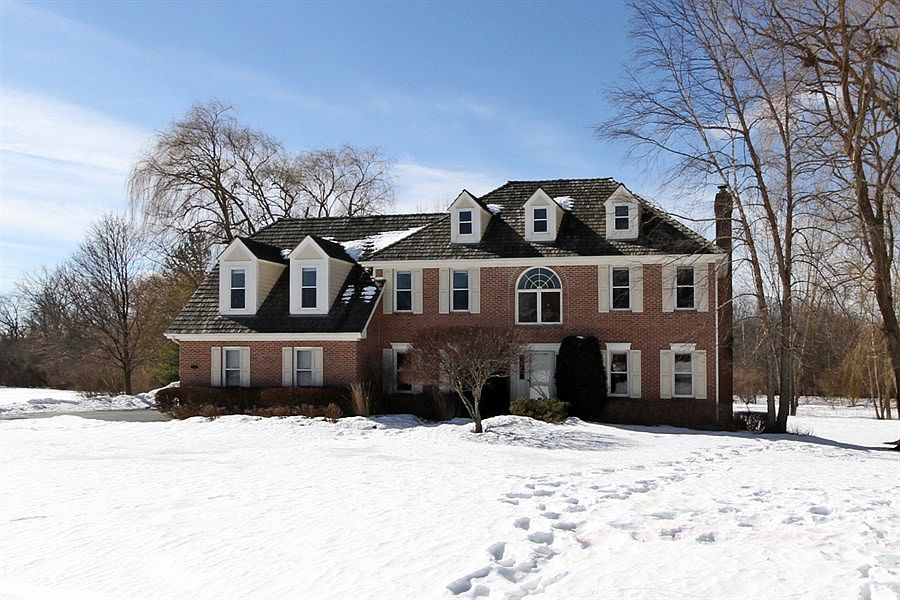 1st image of 5642 Oakwood Cir