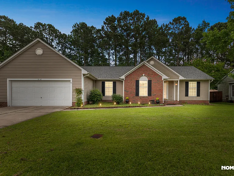 216 Stone Point Ln — Photo 1