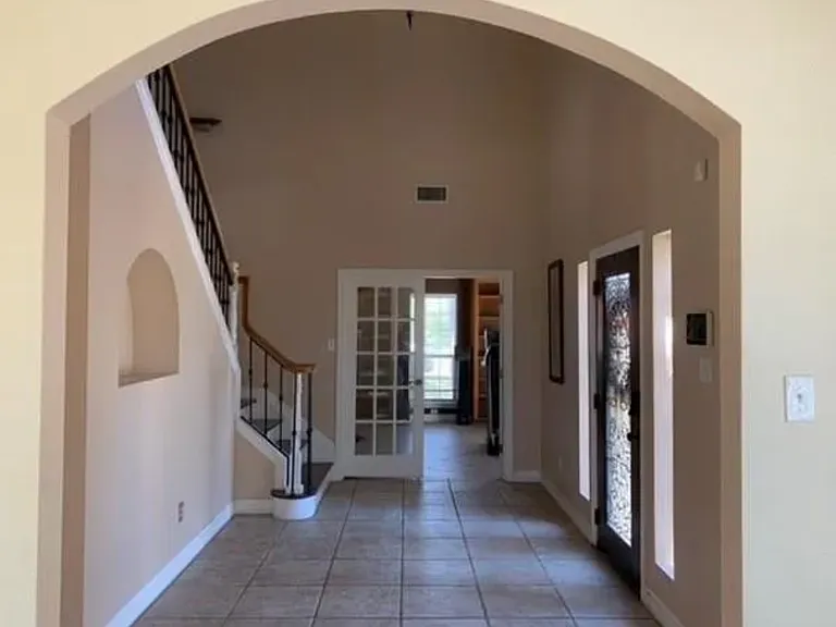 8033 Saint Laurent Dr — Photo 6
