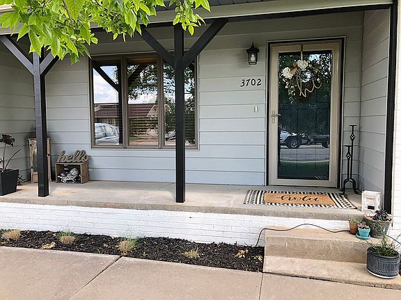 3rd image of 3702 Hillcrest Dr