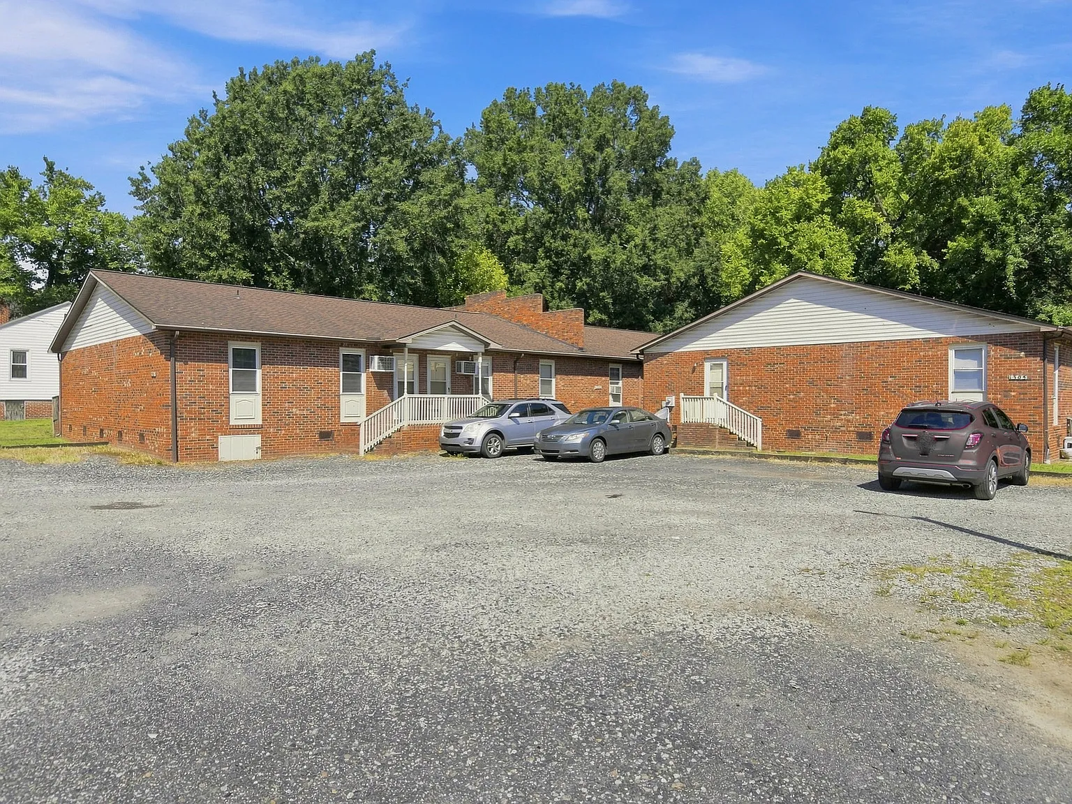 3 bed, 1000 sqft, $995 — Photo 2