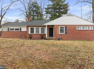 17901 Pin Oak Rd, Hagerstown, MD 21740
