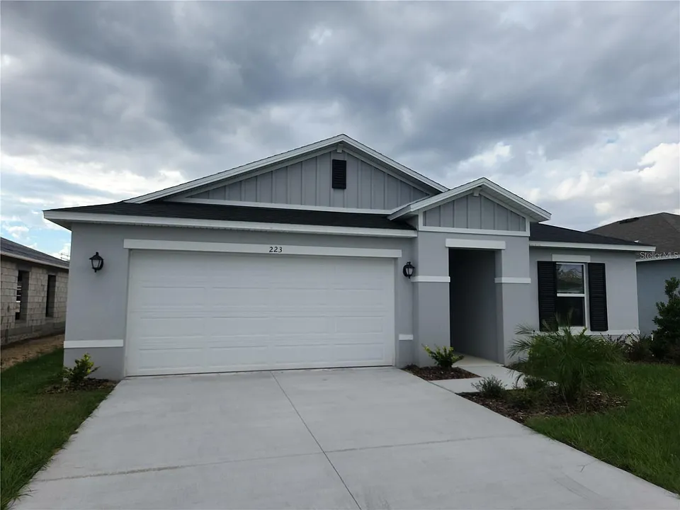 223 Summerlin Loop