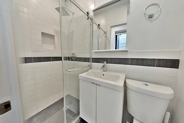 Rented by REAL New York | media 22