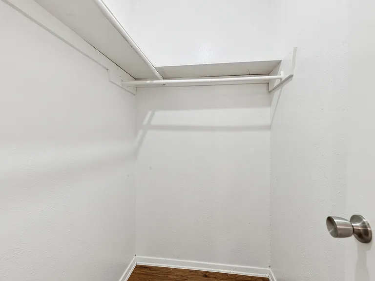 Bear Creek Apartments — Photo 16