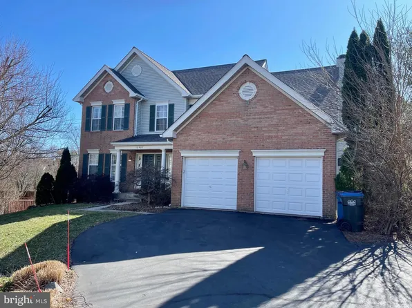 12407 Willow Falls Dr, Herndon, VA 20170