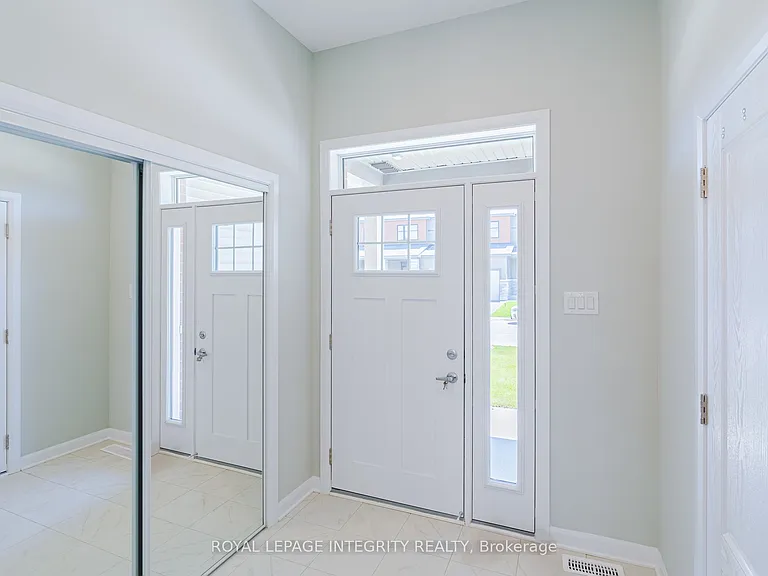 96 Osler St E — Photo 3