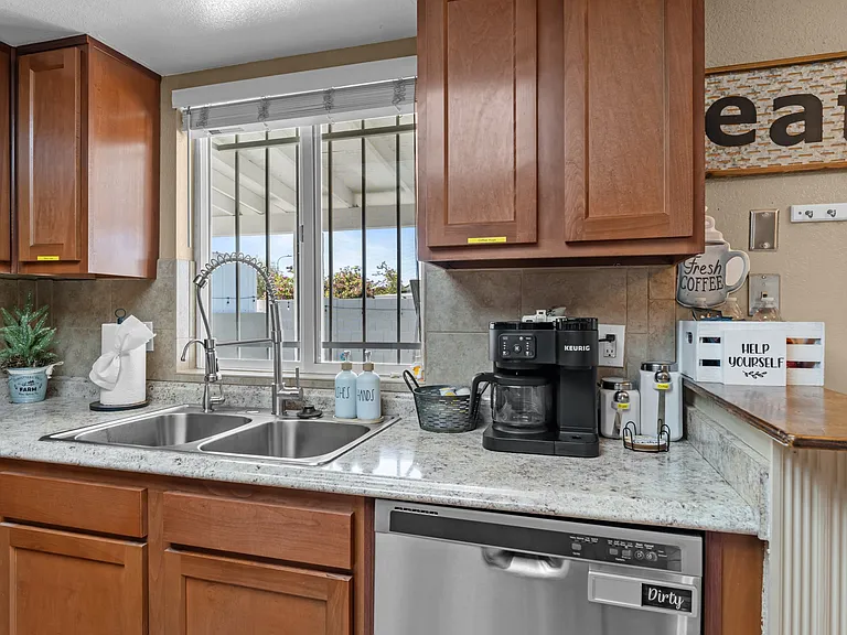 8742 W Meadowbrook Ave — Photo 9