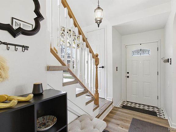 3rd image of 16855 Strathmoor St