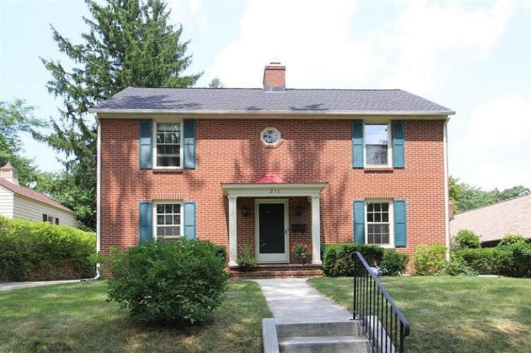 1st image of 210 Parkwood Ave